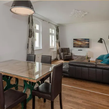 Hohe Buchen 2 アパート *